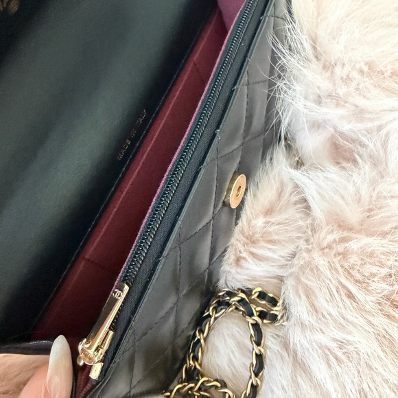 Chanel mini Flap bag with adjustable chain - Picture 4 of 12